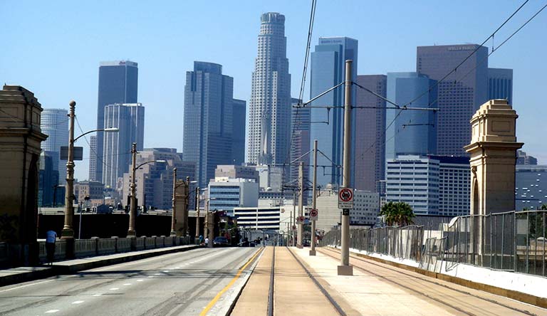 sidewalk-downtown-los-angles-usa